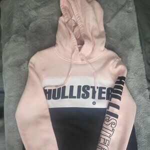 Colorblock Logo Hoodie Hollister